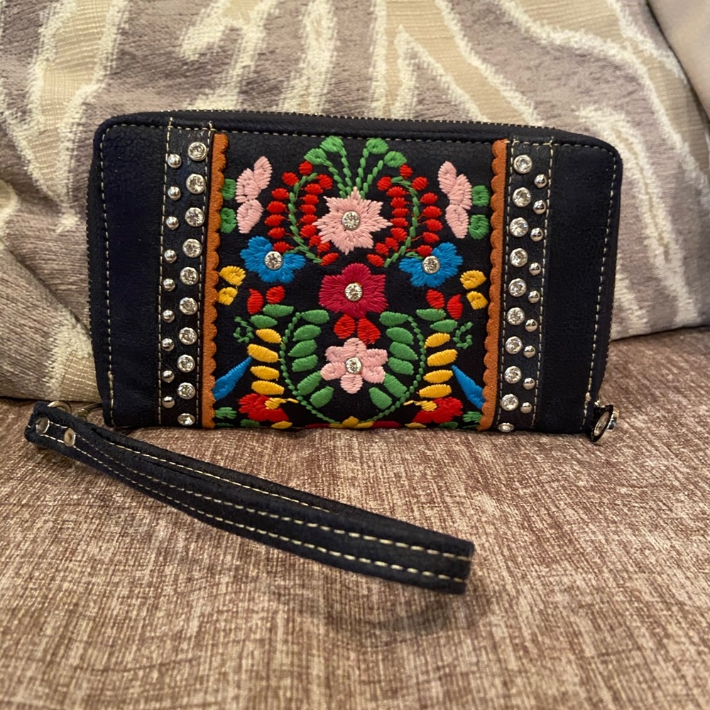 Montana West wallet